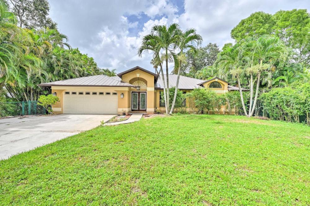 Lovely Naples Home Backyard Oasis with Pool!